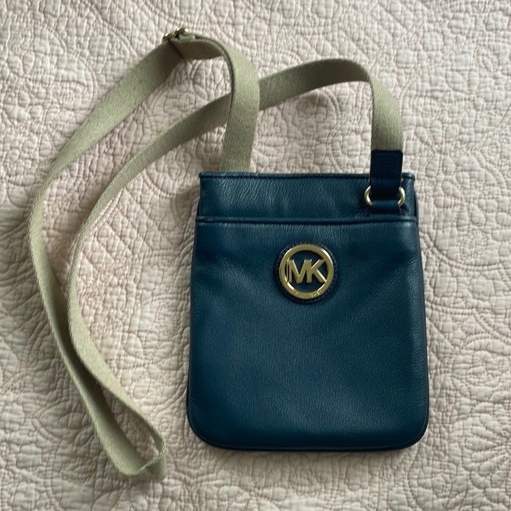 Michael Kors side purse